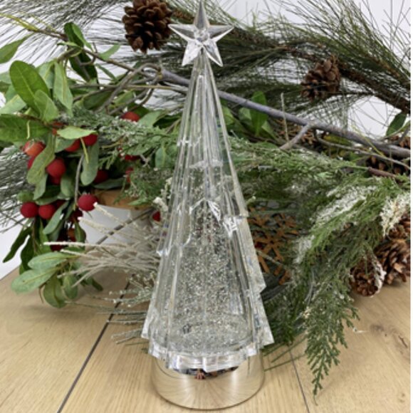 Avon Sparkling Light Up Snow Globe Tree New In Box - Picture 3 of 8